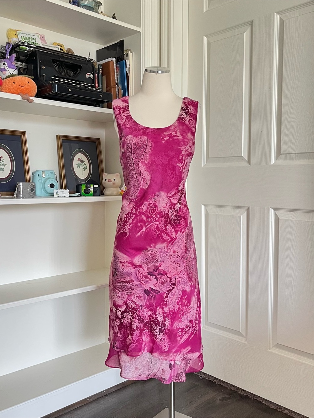 Vintage fuchsia paisley floral dress
